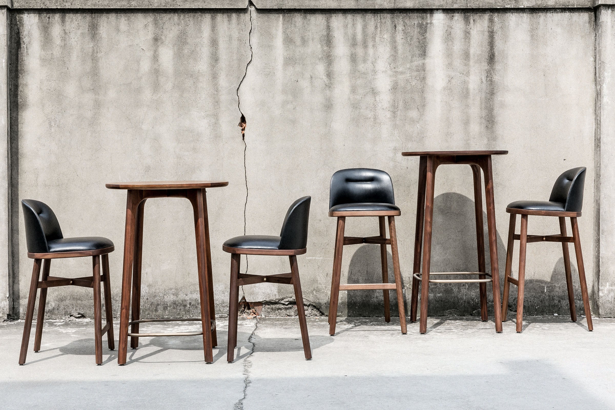 Stools & Bar Chairs